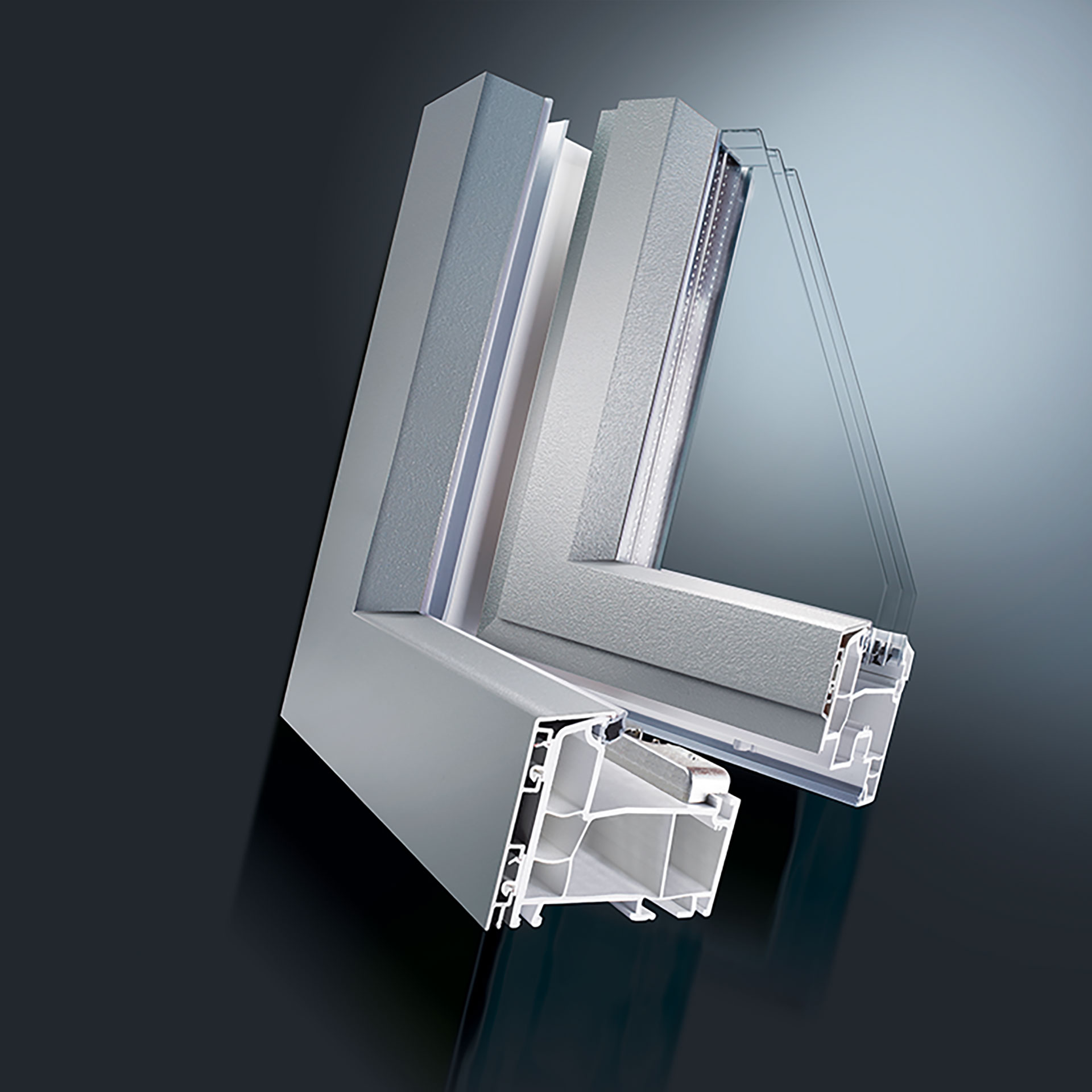 Het DECCO PVC-U/aluminium systeem combineert de voordelen van beide materialen. De oplossing kan snel en eenvoudig door de raamfabrikant worden geïnstalleerd. Er is geen aangepaste productie nodig. Het raam blijft in de standaard productielijn.